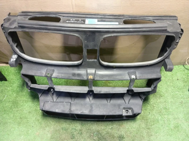 Воздуховод радиатора BMW X5 E70 N55B30A 2010 - миниатюра 2