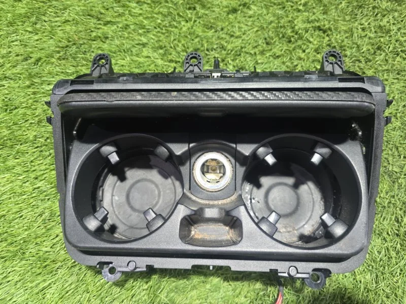 Подстаканник BMW 5 F10/F11 N47D20 2012 - миниатюра 8