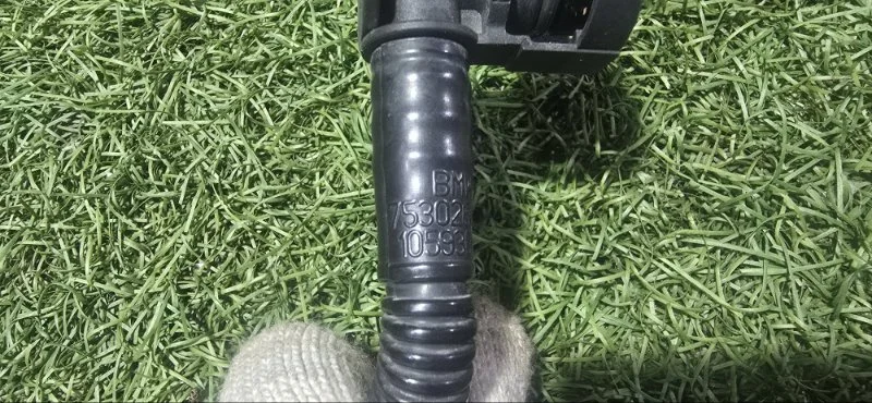 Клапан вентиляции топливного бака BMW Z4 E85 - миниатюра 8