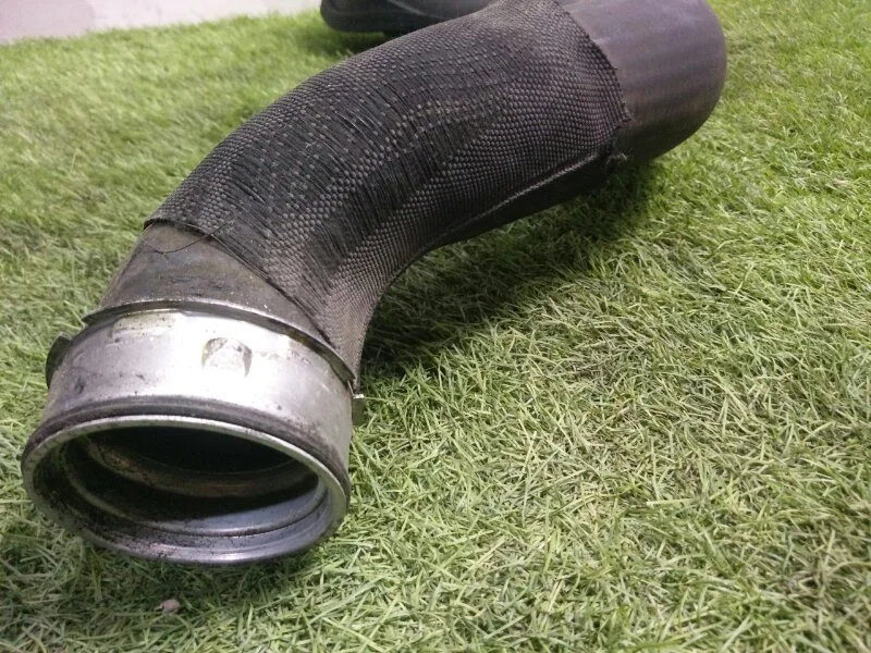 Патрубок интеркулера BMW X6 E71 N57D30B 2011 - миниатюра 5