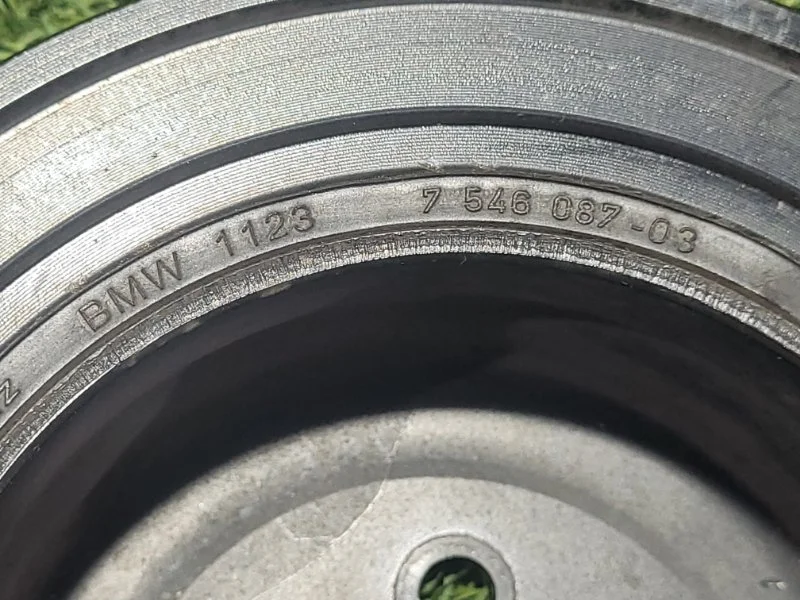 Шкив коленвала (демпфер) BMW Z4 E85 N52B30A 2006 - миниатюра 5