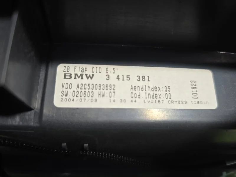 Дисплей информационный BMW X3 E83 M54B30 2004 - миниатюра 10