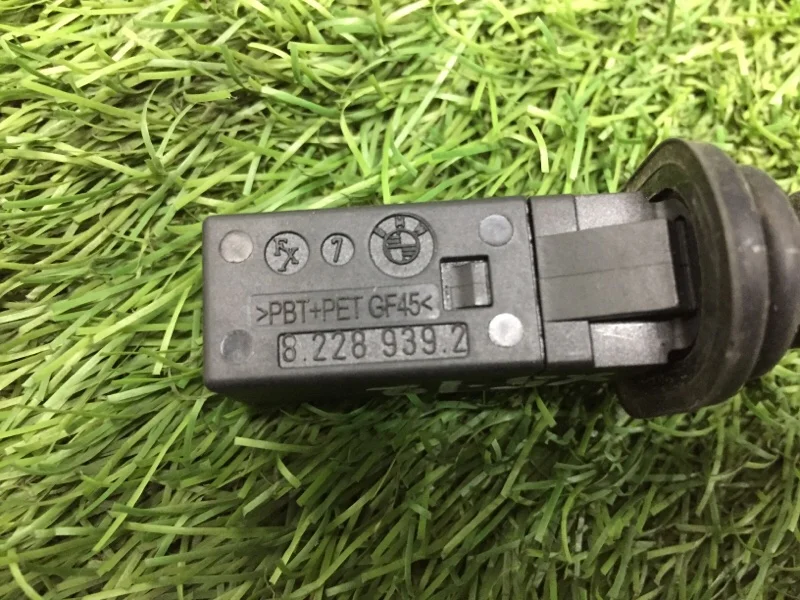 Кнопка лючка бензобака BMW X5 E70 N55B30A 2010 - миниатюра 5