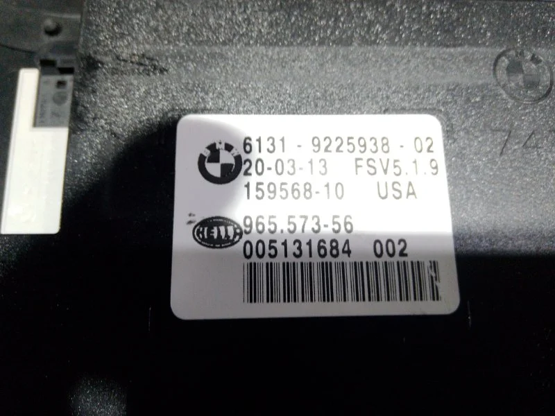 Плафон салонный передний BMW X5 E70 N57D30A 2013 - миниатюра 6