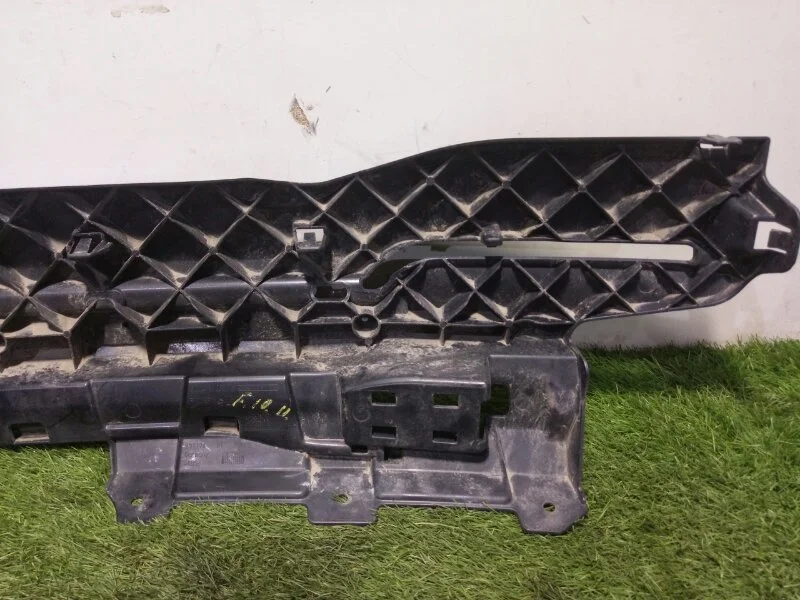 Кронштейн бампера задний BMW 5 F10/F11 N47D20 2012 - миниатюра 8