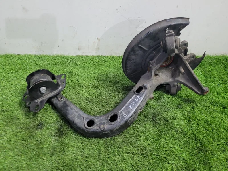 Кулак поворотный задний правый BMW Z4 E85 N52B30A - миниатюра 4