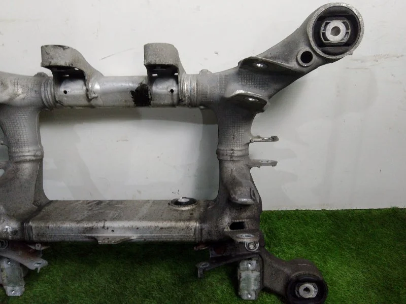 Балка подрамник задняя BMW 5 F10/F11 N47D20 2012 - миниатюра 5