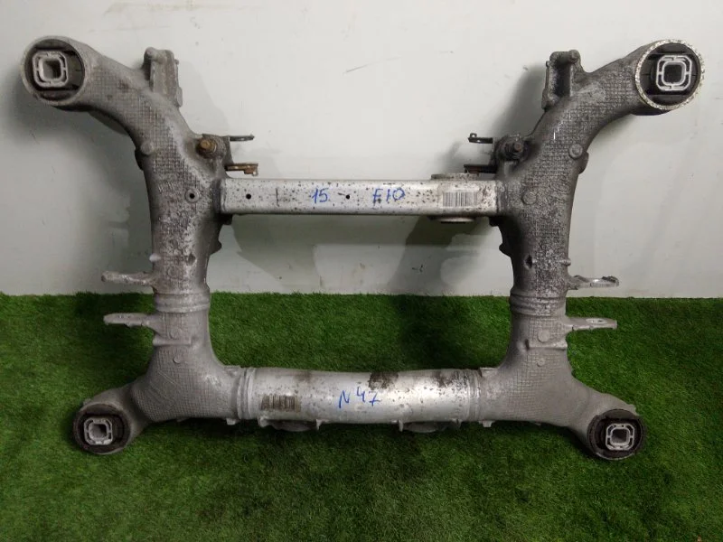 Балка подрамник задняя BMW 5 F10/F11 N47D20 2012 - миниатюра 9