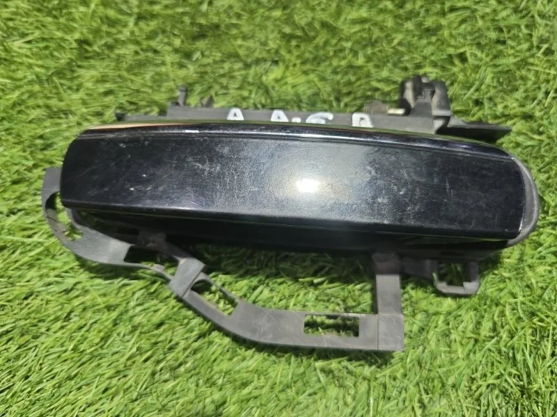 Ручка двери наружная левая AUDI A6 C6 AUK 3.2 2007