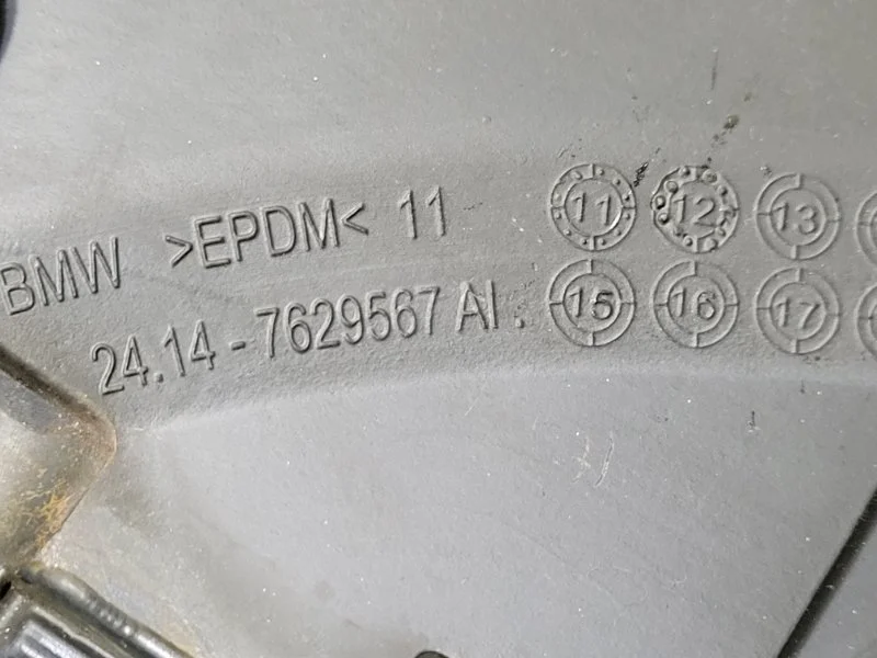Крышка BMW 3 F30 N20B20B - миниатюра 4
