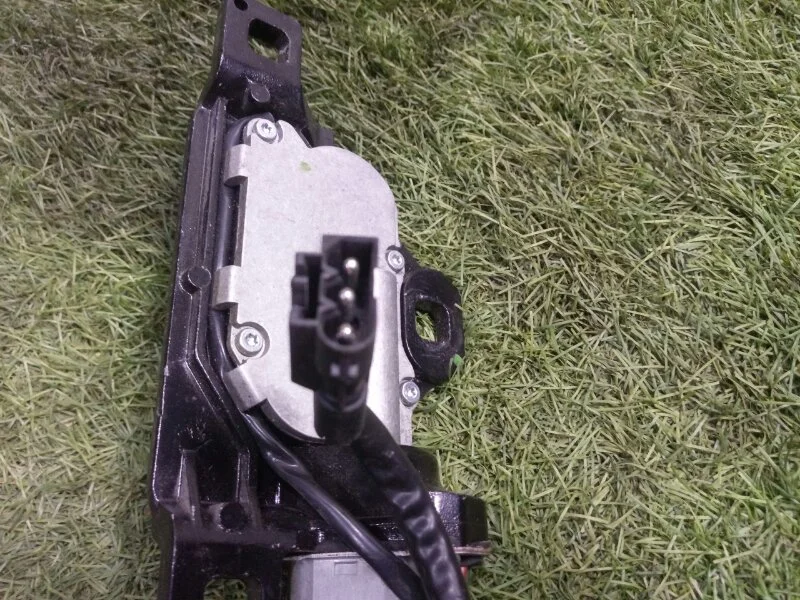Замок багажника нижней двери BMW X6 E71 N57D30B - миниатюра 3