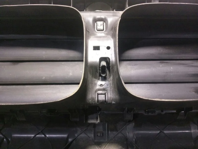 Воздуховод радиатора BMW 5 F10/F11 N47D20 2012 - миниатюра 4