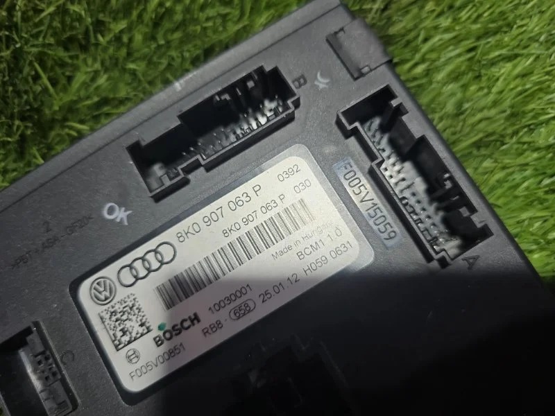 Блок бортовой сети AUDI A4 B8 2012 - миниатюра 4