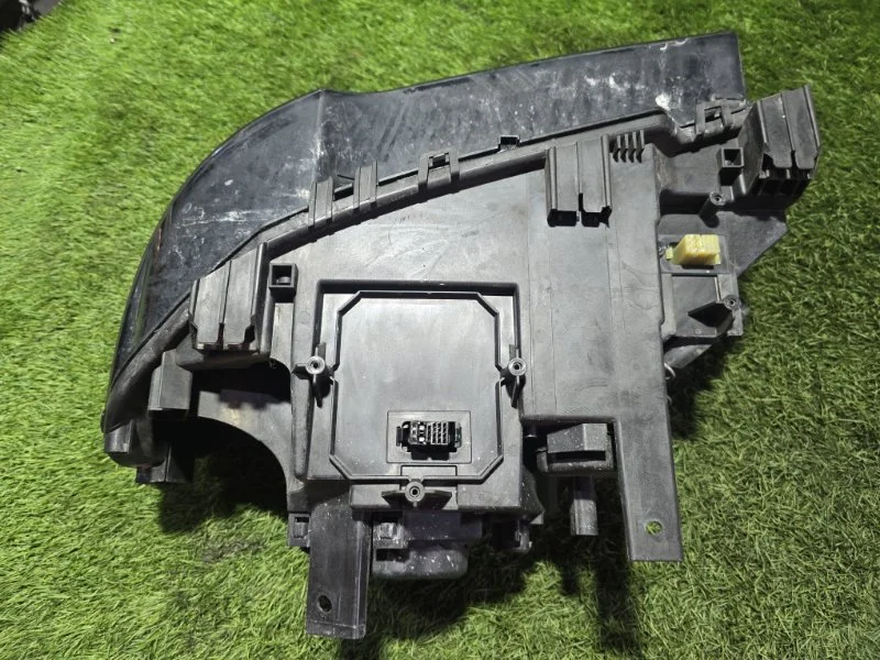 Фара ксеноновая правая BMW X3 E83 M54B30 2004 - миниатюра 9