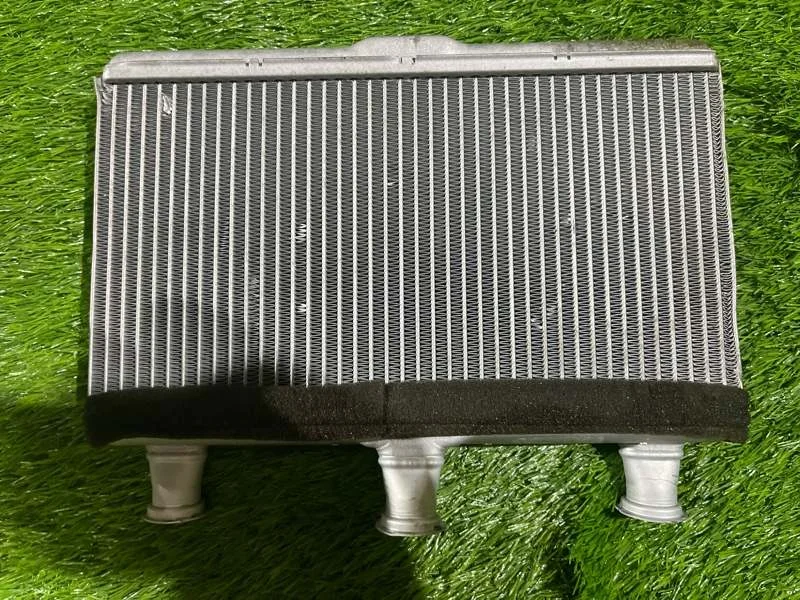 Радиатор отопителя печки BMW 5 E61/E60 N52B25 2007 - миниатюра 3