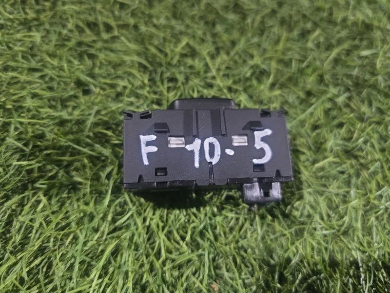 Кнопка обогрева сидений BMW 5 F10/F11 B47D20A 2015 - миниатюра 2