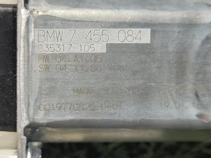 Моторчик стеклоподъемника задний правый BMW 5 G30 - миниатюра 4