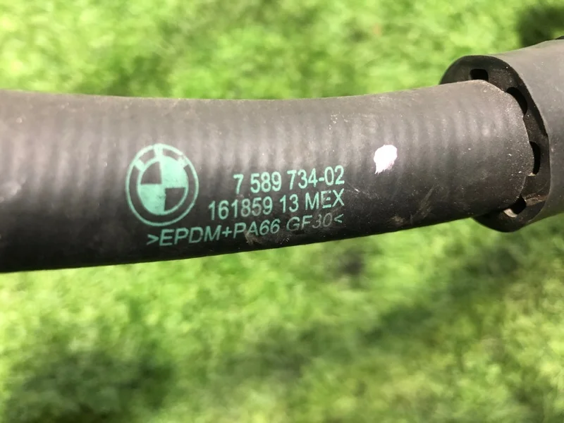 Патрубок системы охлаждения BMW X5 E70 S63B44A - миниатюра 5