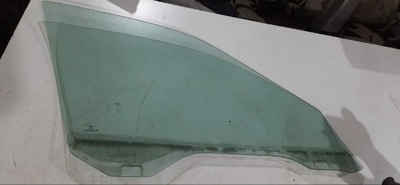 Стекло двери переднее левое BMW 5 E39 M52B25 1998 - миниатюра 2