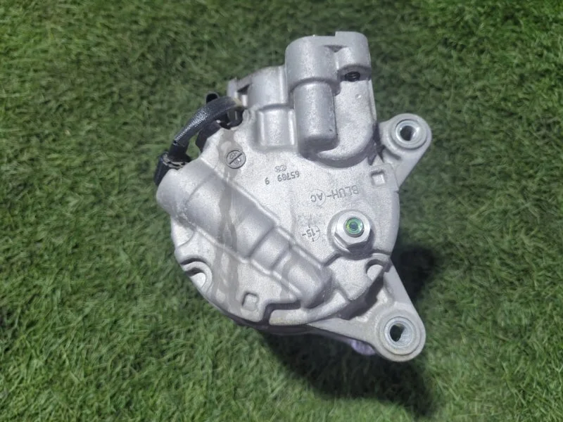 Компрессор кондиционера BMW 5 F10/F11 B47D20A 2015 - миниатюра 3