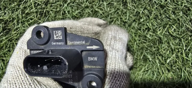 Датчик массового расхода воздуха (ДМРВ) BMW 5 - миниатюра 7