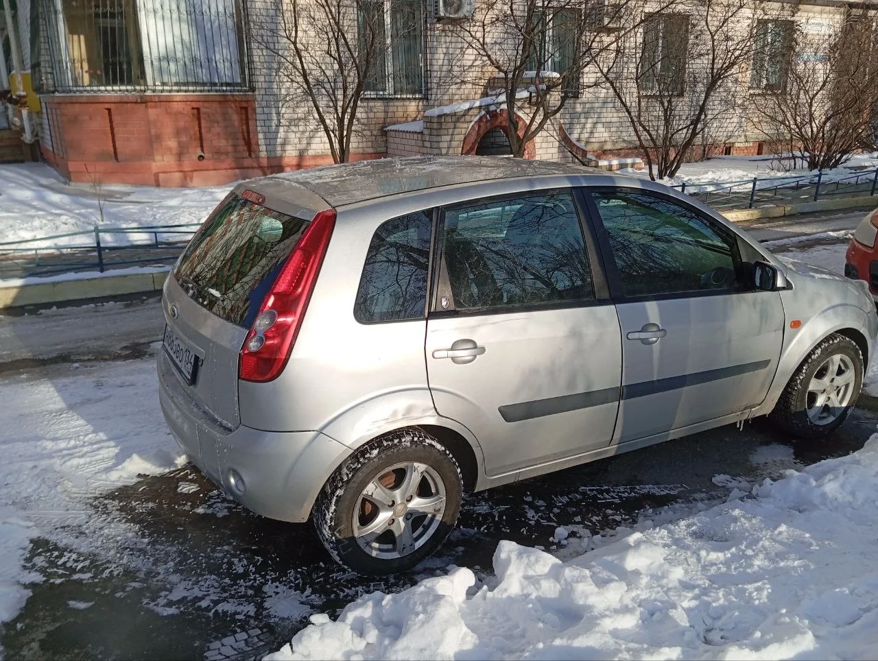 Автомобиль Ford Fiesta 1.4 AMT, 2007, 138 125 км - миниатюра 3