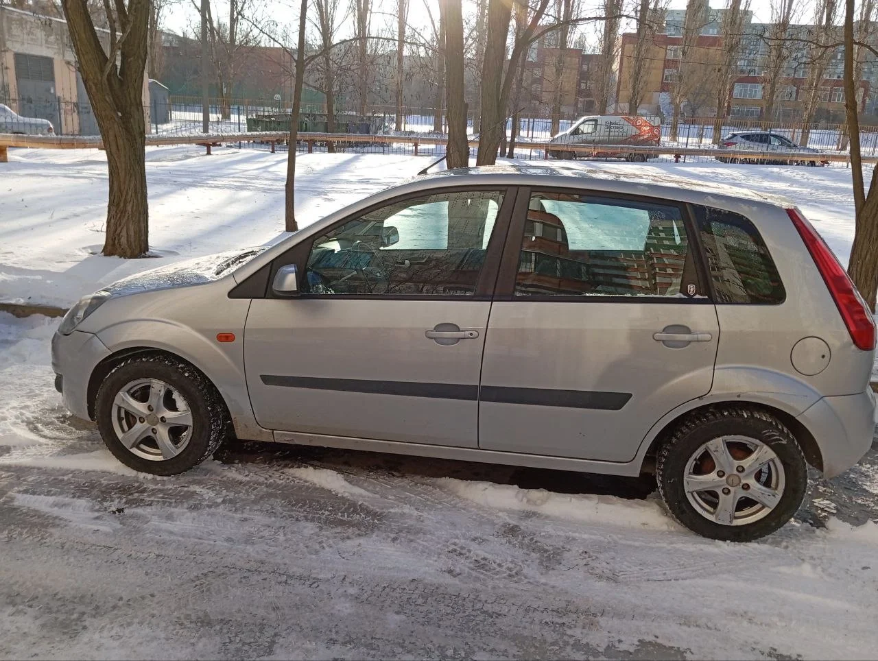 Автомобиль Ford Fiesta 1.4 AMT, 2007, 138 125 км - миниатюра 7
