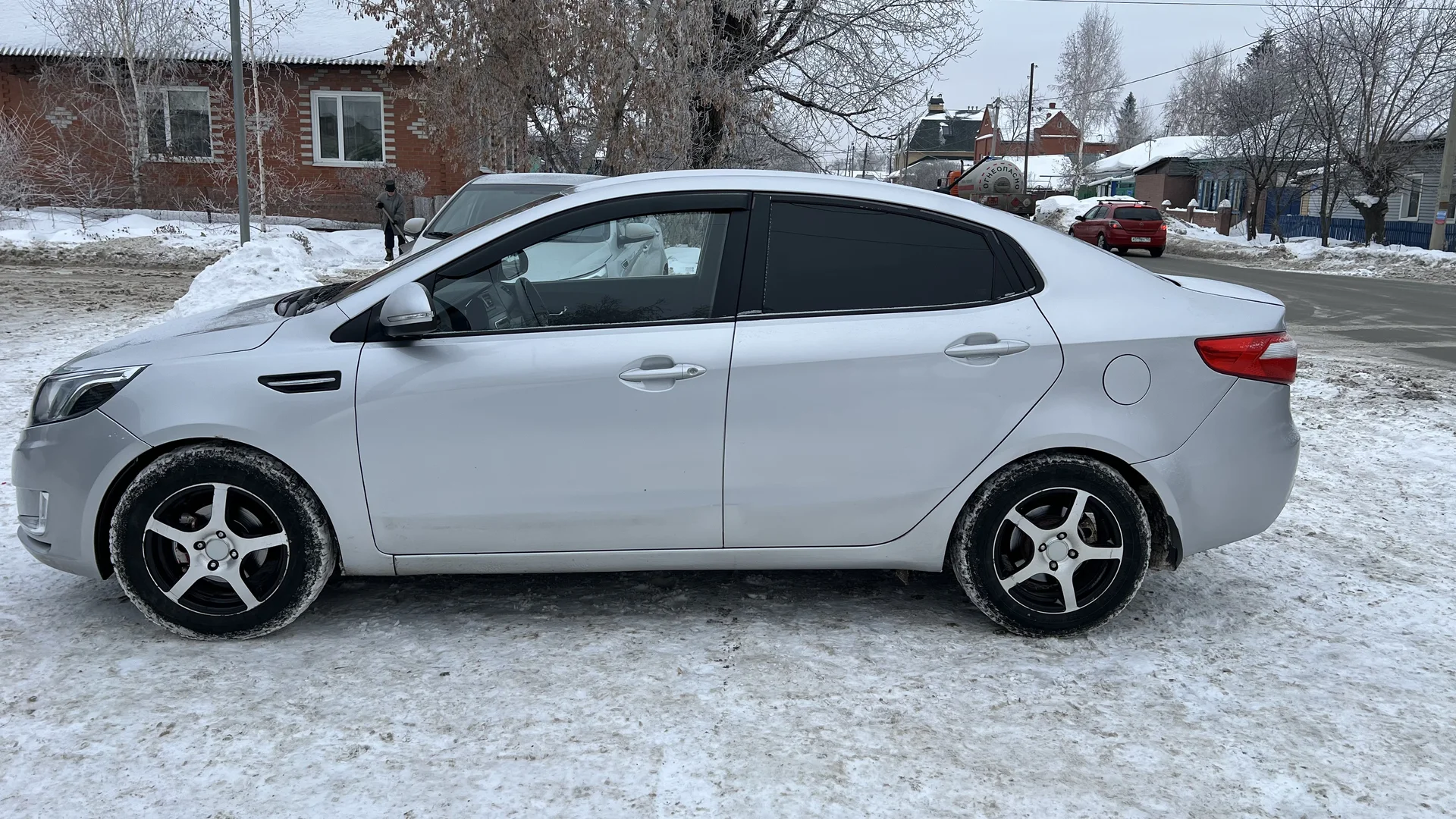 Автомобиль в аренду Kia Rio - миниатюра 3