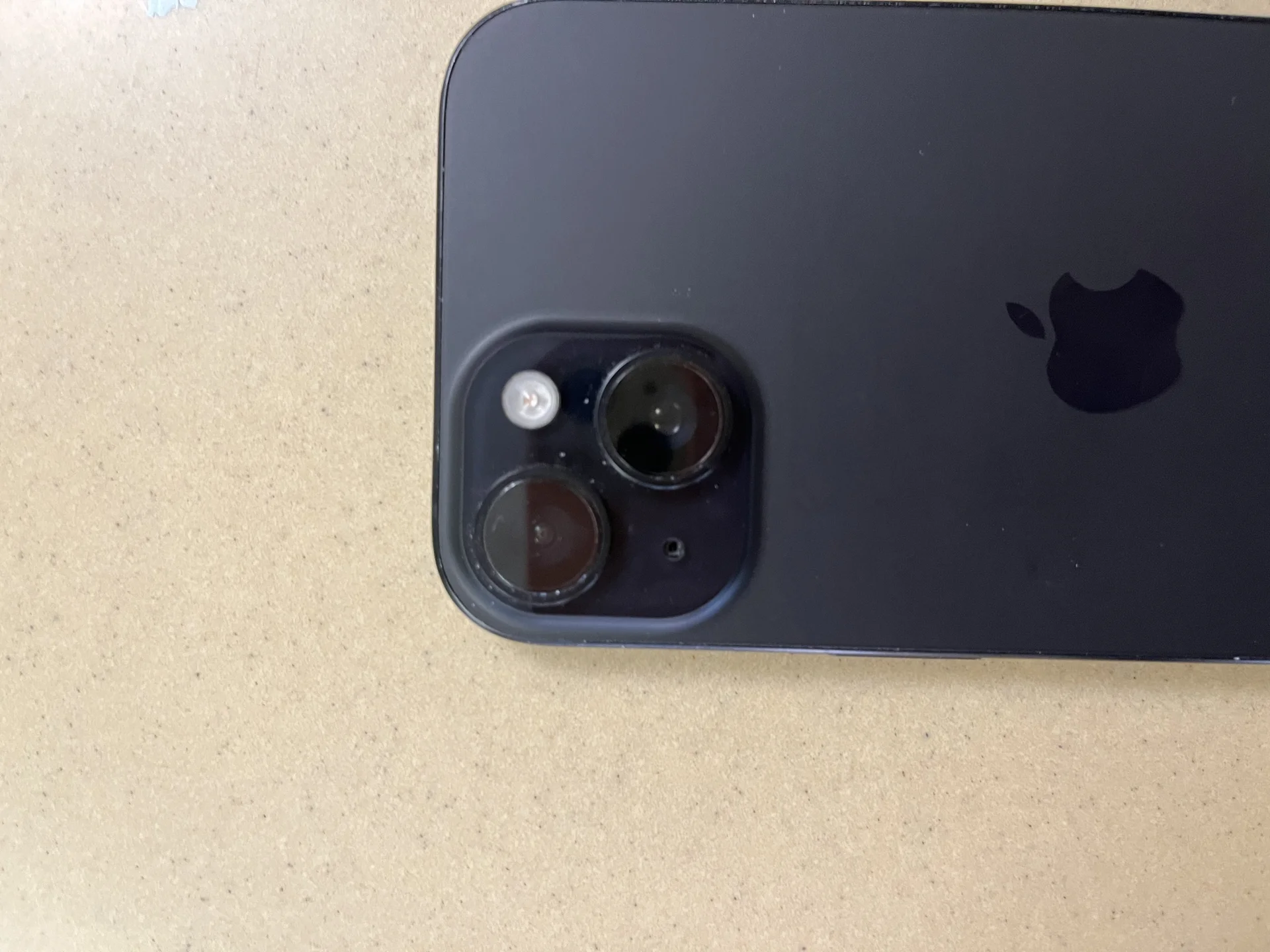 iPhone 15 - миниатюра 3