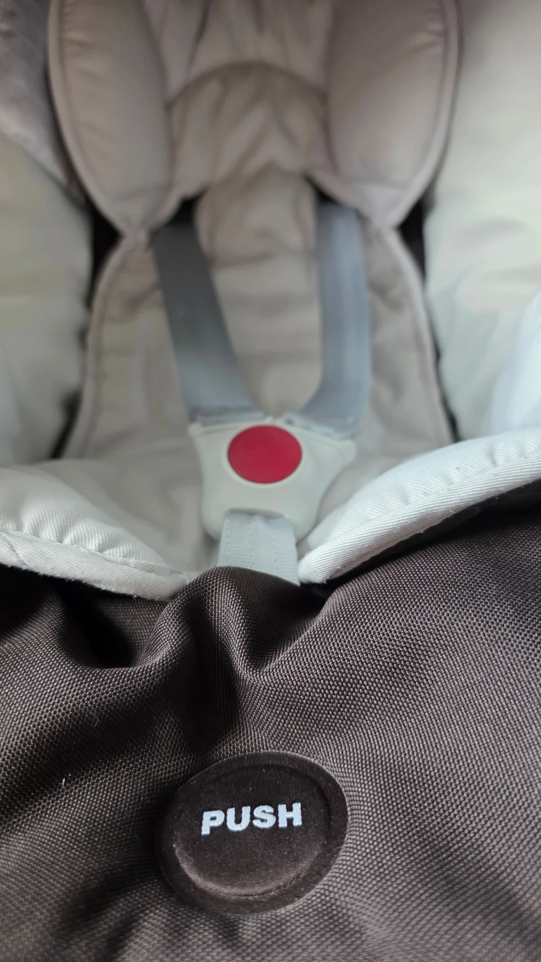 Автокресло+Isofix Inglesina Huggy Multifix(Италия) - миниатюра 5