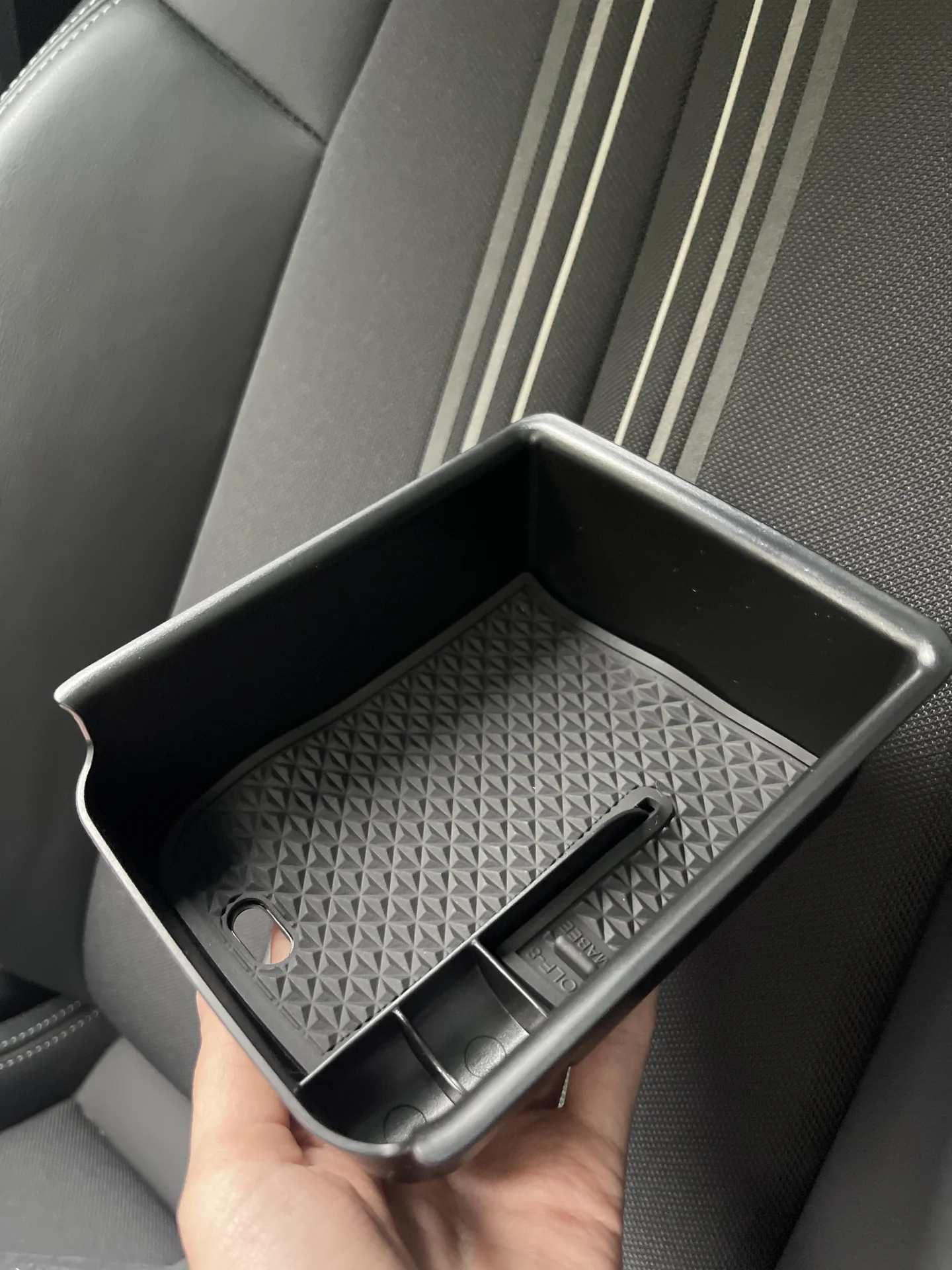 Ящик для подлокотника Audi A2-A3 / VW Golf - изображение 1