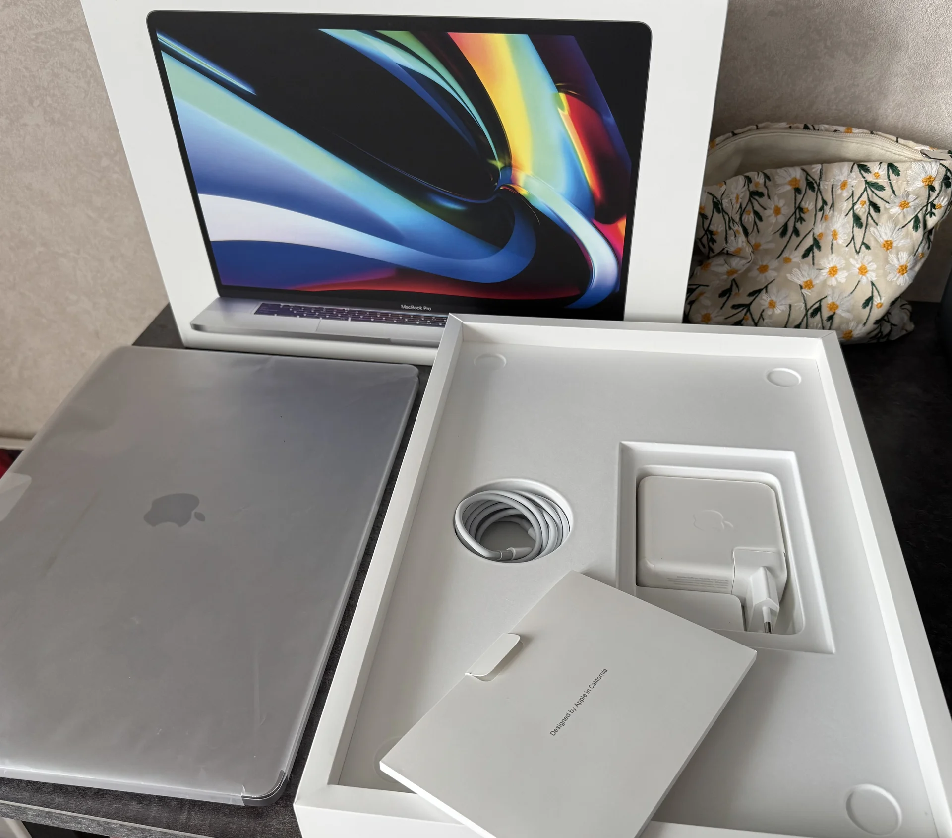 macbook pro 16 2019 - миниатюра 2