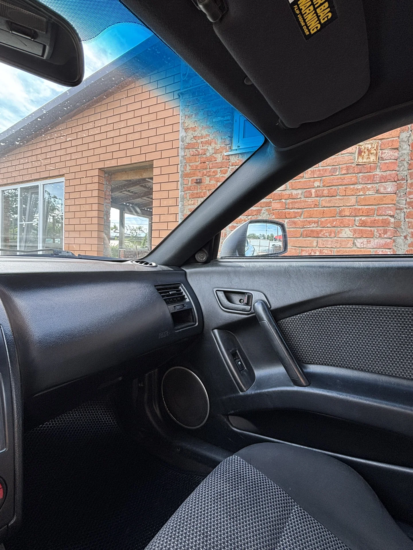Hyundai tiburon - миниатюра 13