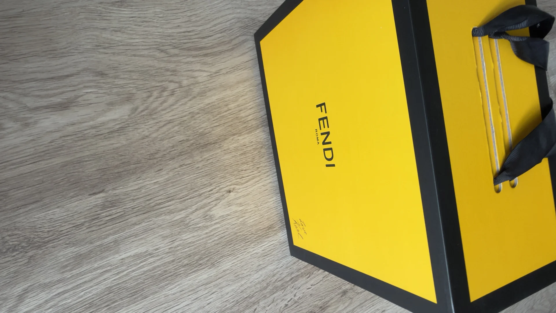 коробка Fendi - миниатюра 2