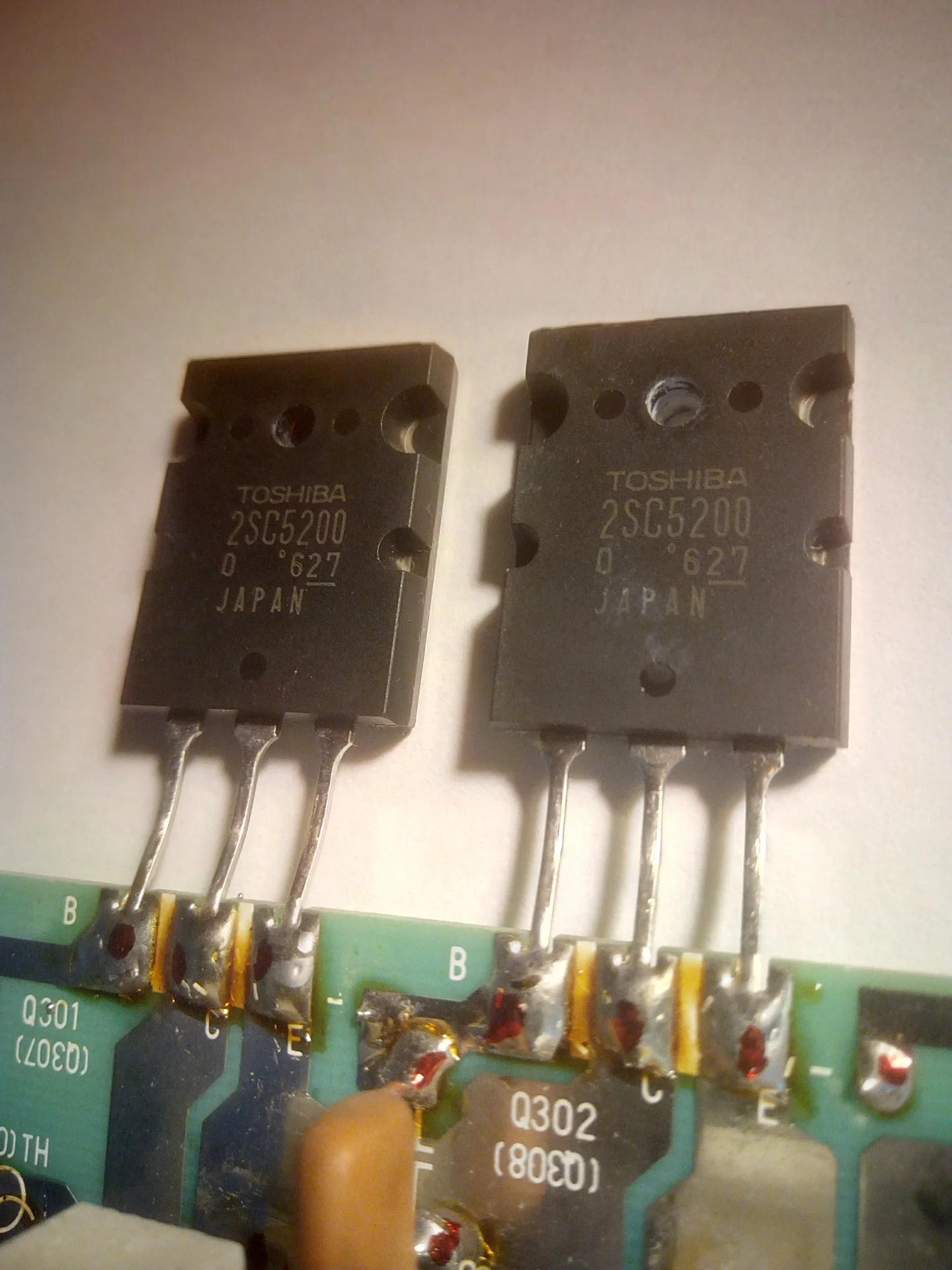 Транзисторы 2SC5200 - миниатюра 3