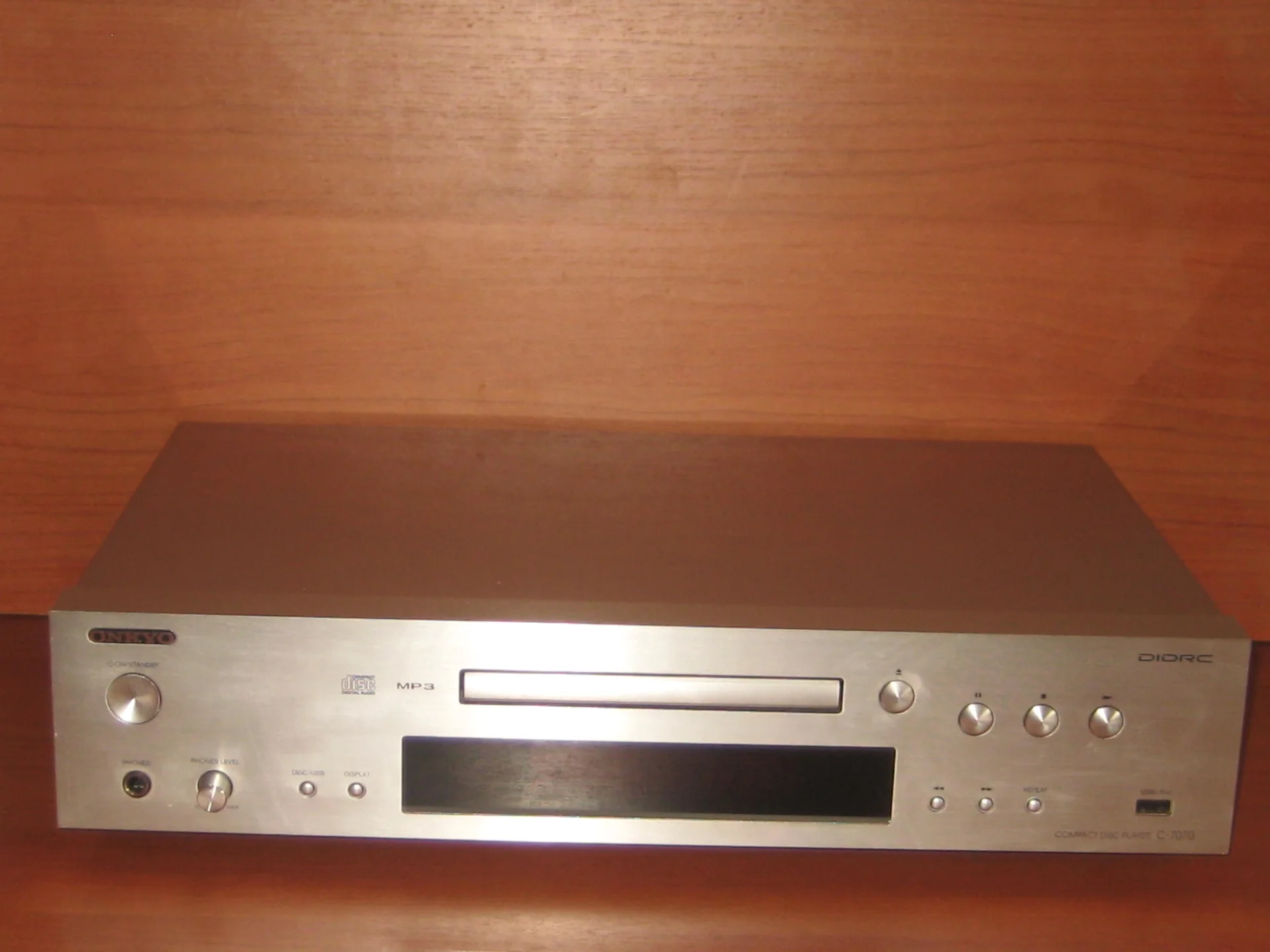 CD проигрыватель (cтример) Onkyo C-7070 Silver