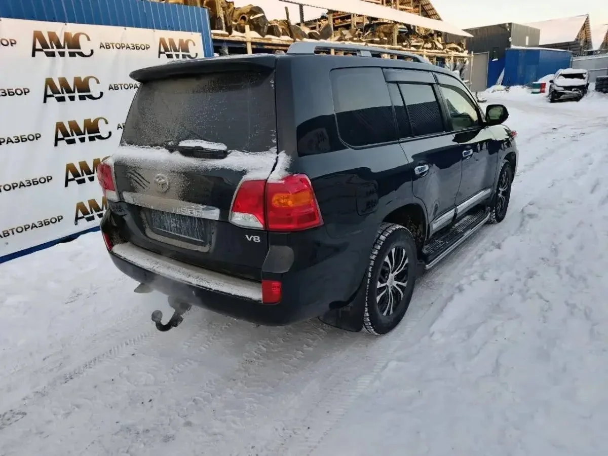 Toyota Land Cruiser 200 разбор - миниатюра 4