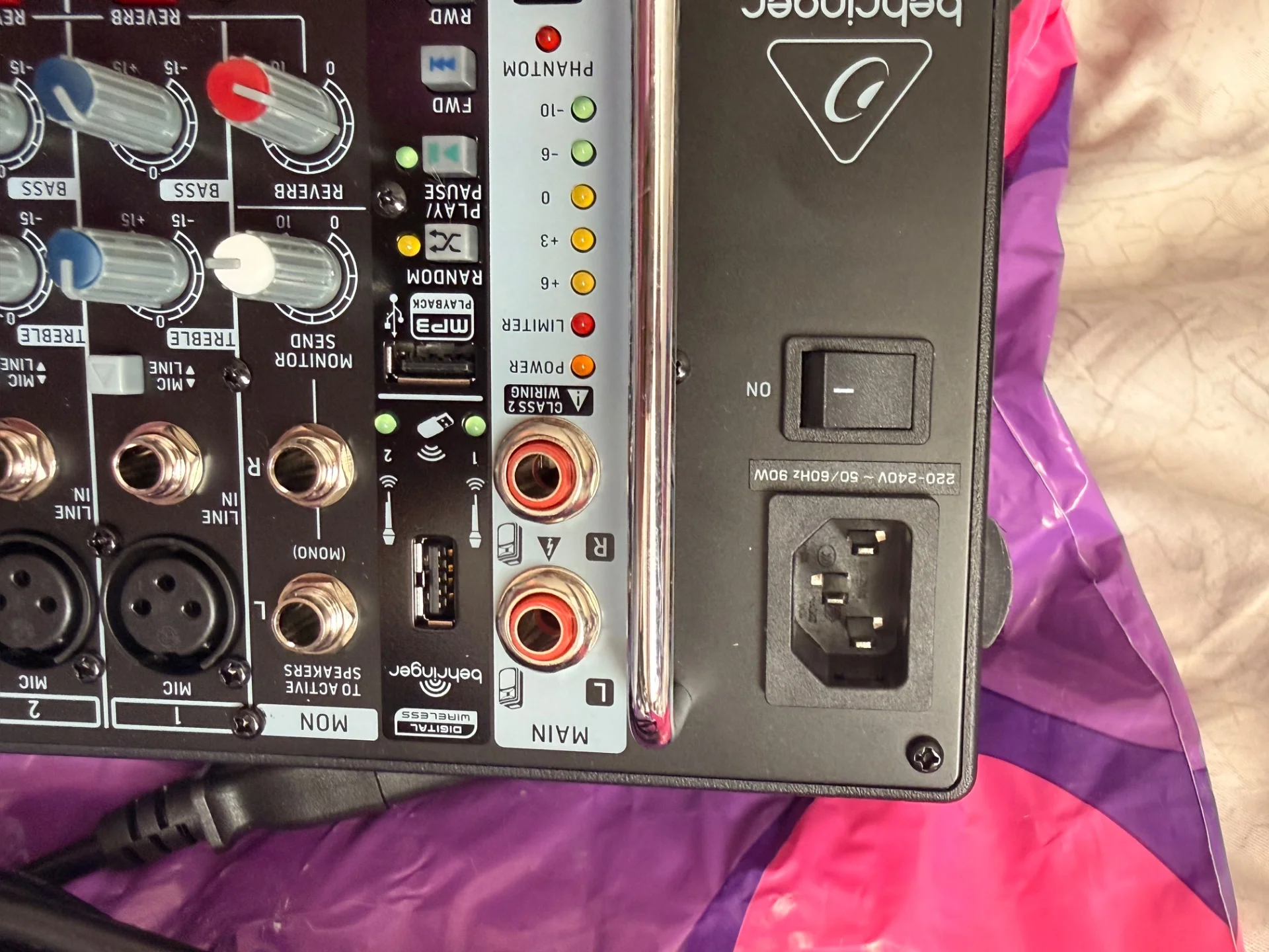 Микшер с усилителем Behringer РМР500МР3 - миниатюра 5
