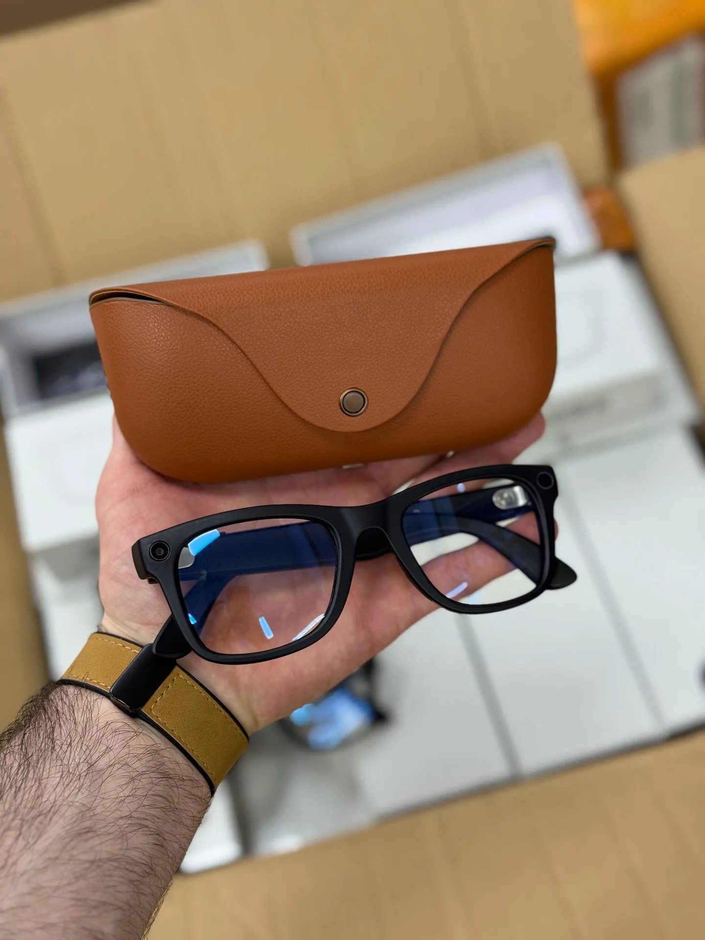 Новые Ray-Ban очки с встроенной камерой и ИИ - миниатюра 3