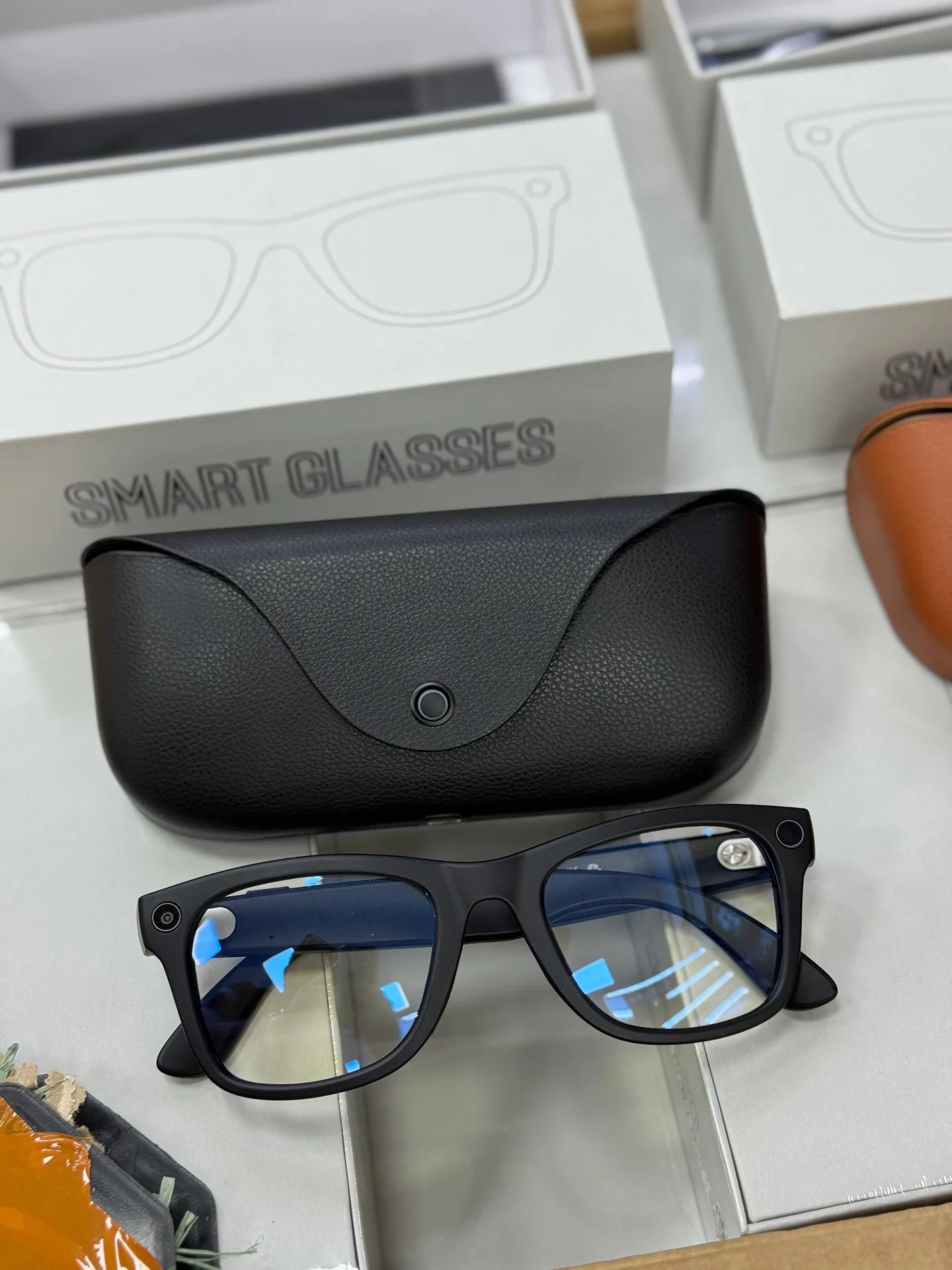 Новые Ray-Ban очки с встроенной камерой и ИИ - миниатюра 4