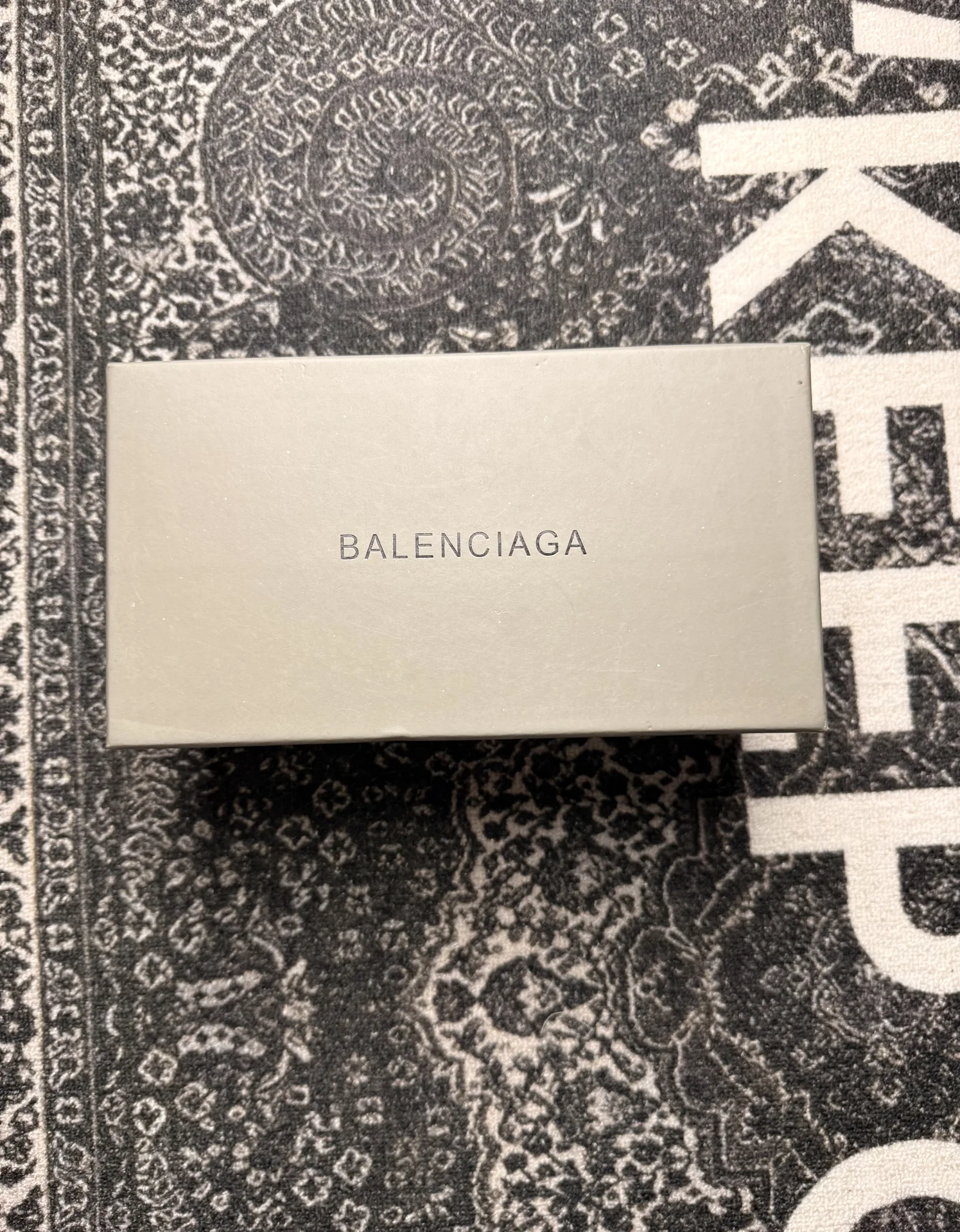 Тапочки Balenciaga меховые - миниатюра 2