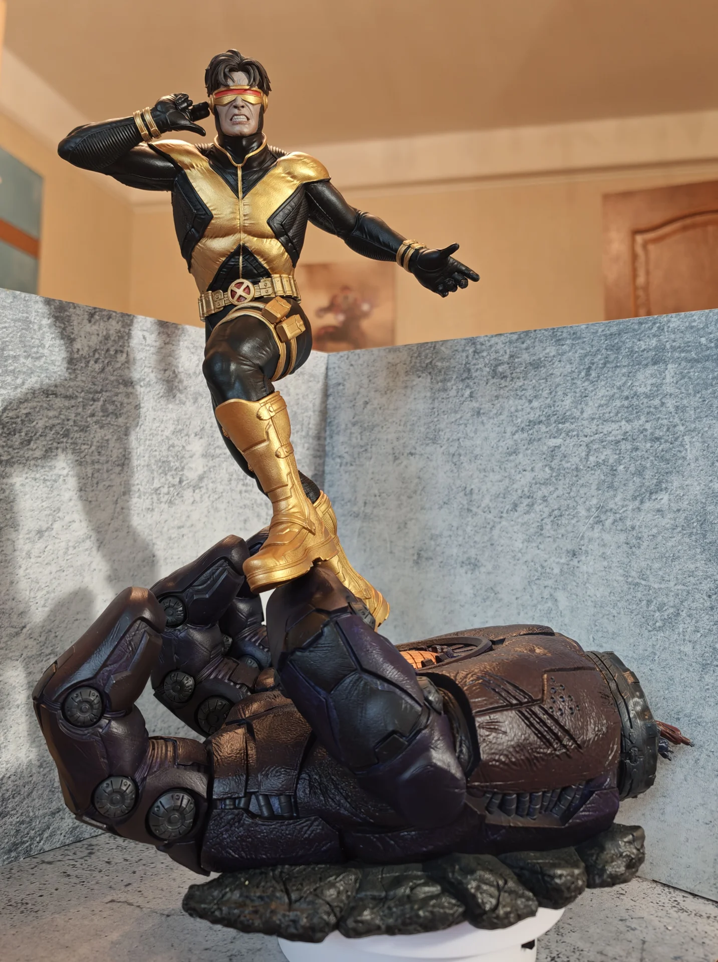 Циклоп из x- man, marvel