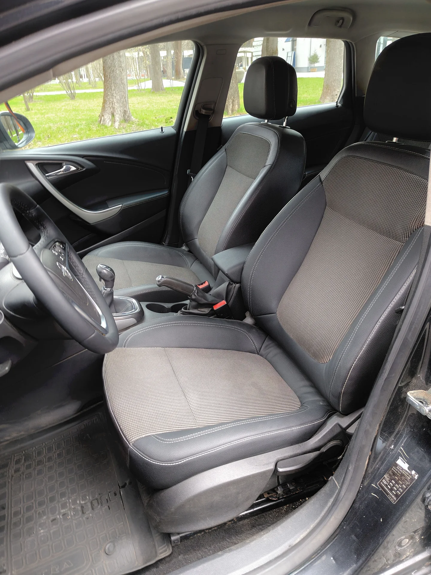 Opel Astra J Sports Touring Turbo🖤 - миниатюра 14