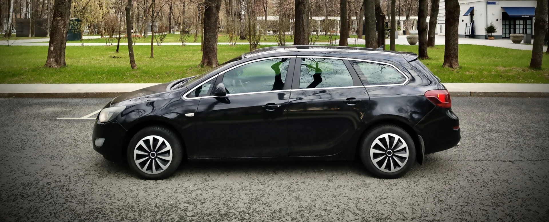 Opel Astra J Sports Touring Turbo🖤 - миниатюра 21