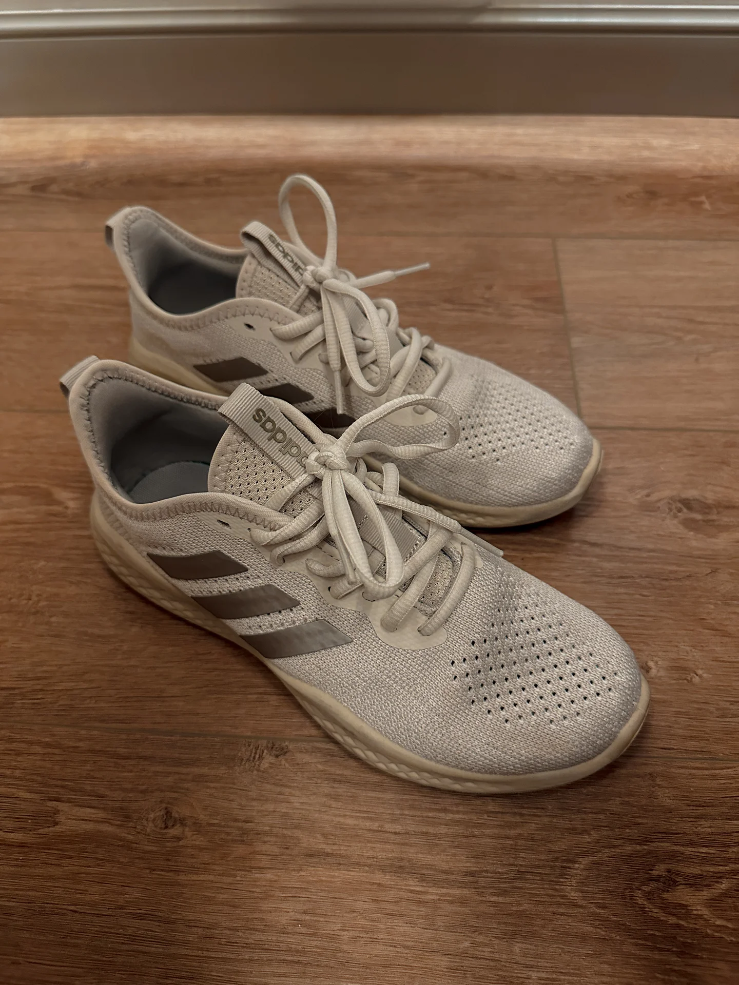Кроссовки adidas - миниатюра 4
