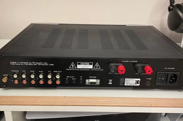 Moon by SIMaudio 250i v2 Усилитель мощности - миниатюра 2