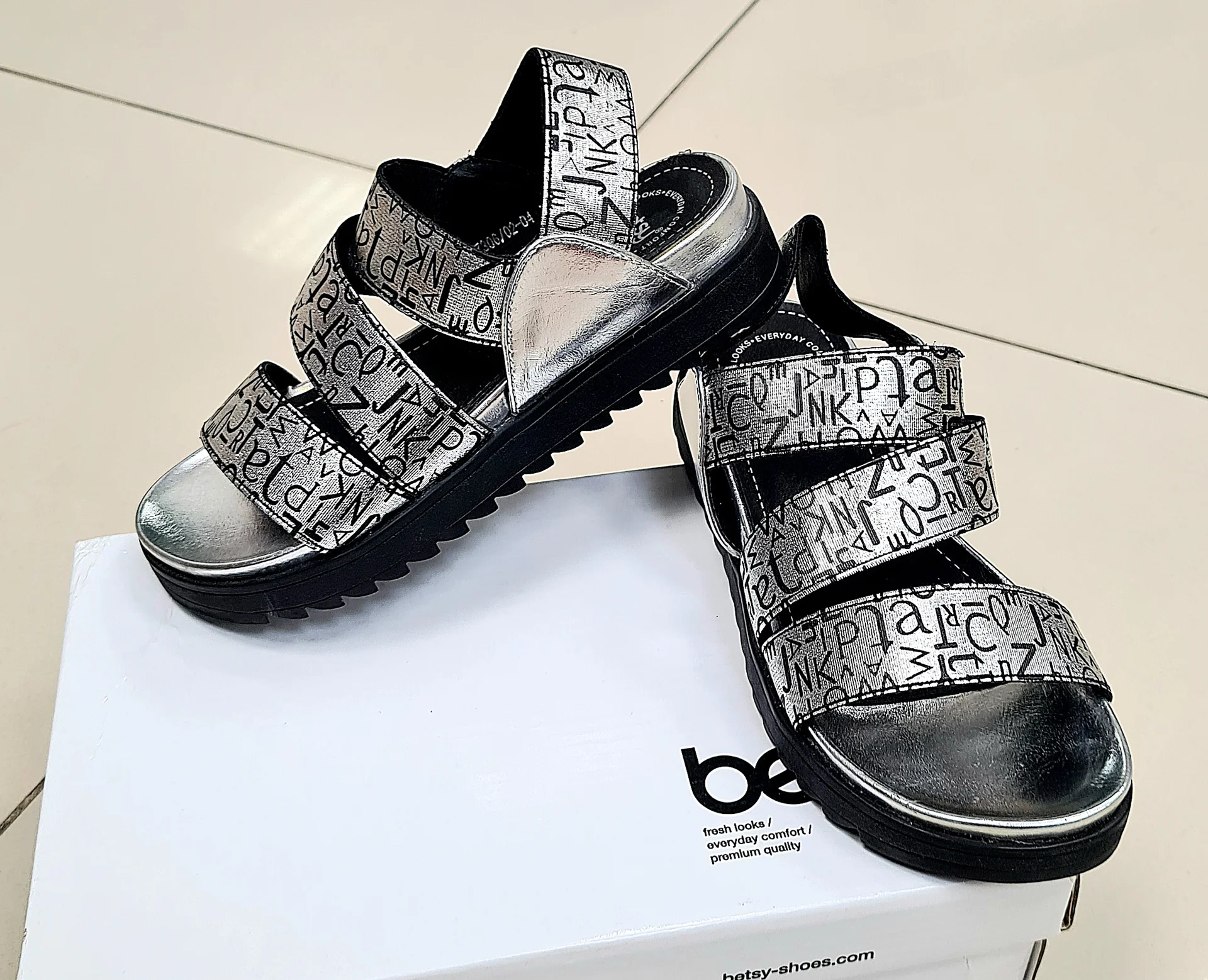 Новые босоножки для девочки Betsy 30/31 размер - изображение 1