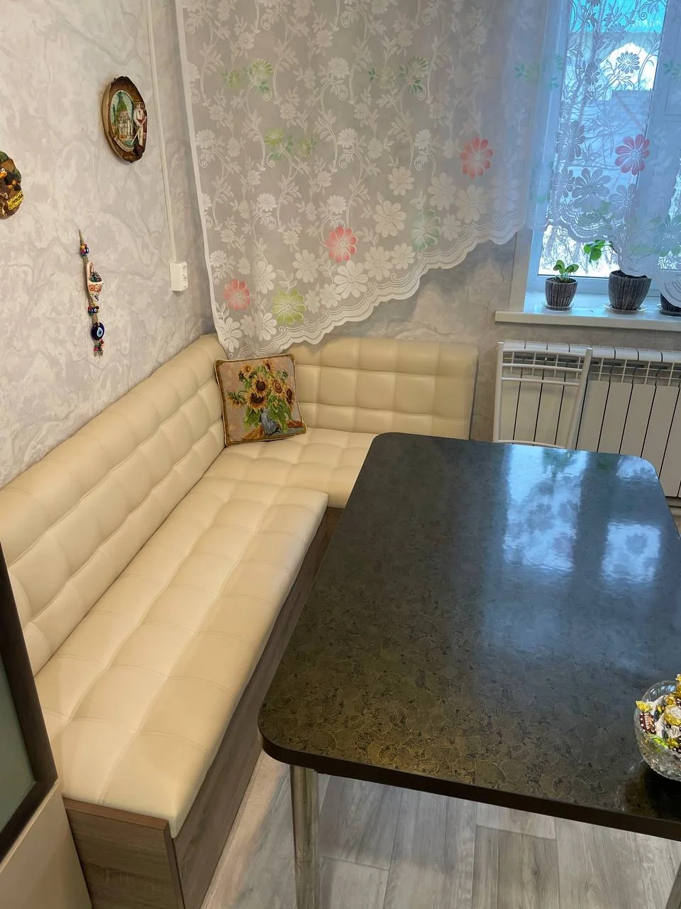 Кирпичный дом в деревне - миниатюра 9