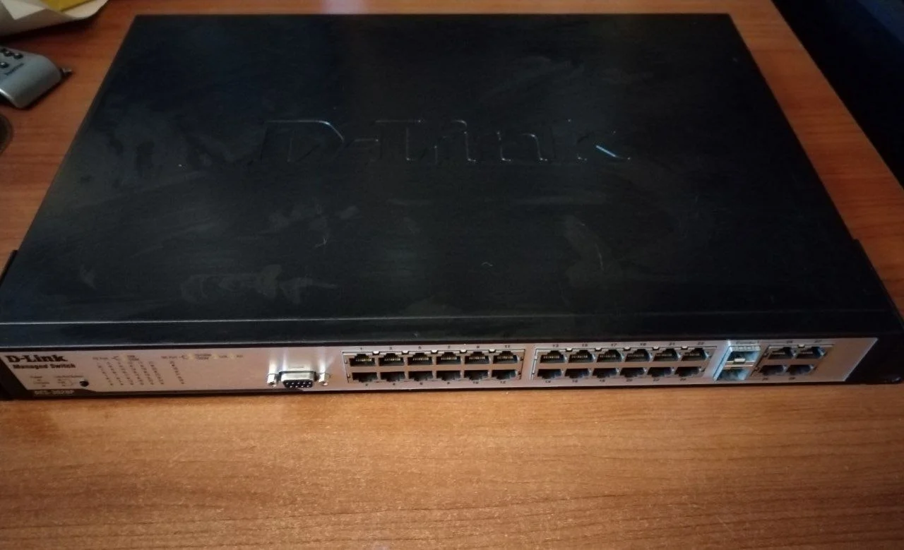 Управляемый PoE коммутатор D-Link DES-3028P - изображение 1
