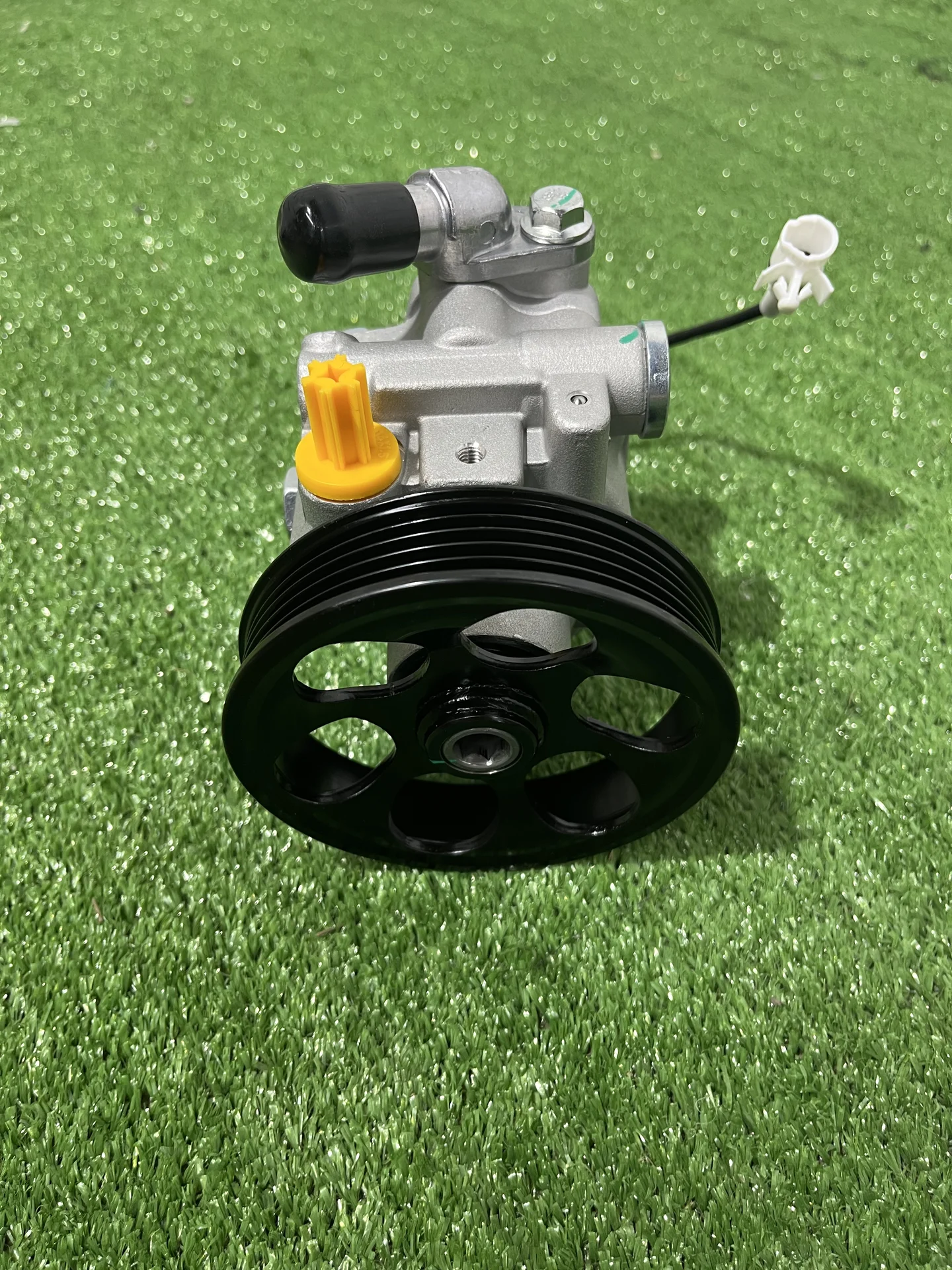 Насос гидроусилителя руля SUBARU FORESTER 2002-07 - изображение 1